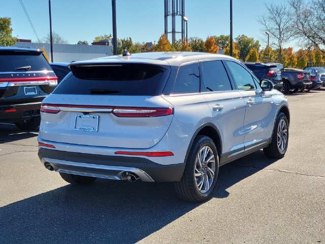Used 2025 Lincoln Corsair AWD w/ Equipment Group 101A image 4