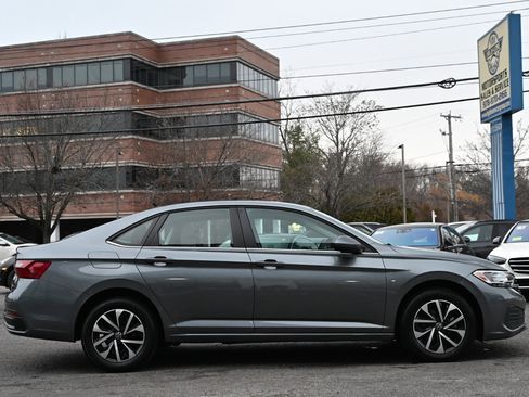 Used 2022 Volkswagen Jetta S image 6