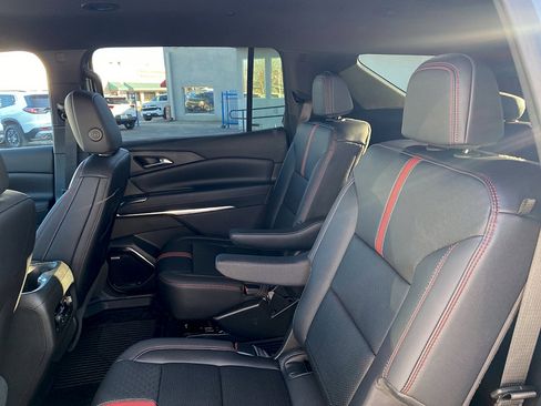 New 2026 Chevrolet Traverse RS w/ LPO, Floor Liner Package FWD image 18