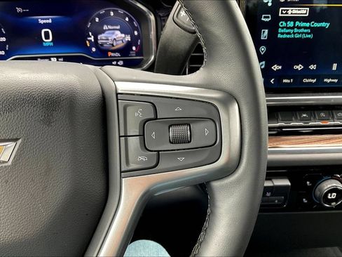 Used 2025 Chevrolet Silverado 1500 LT AWD/4WD image 11