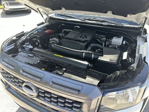 Used 2025 Nissan Frontier SV w/ SV Convenience Package RWD image 29