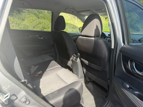 Used 2019 Nissan Rogue SV FWD image 17