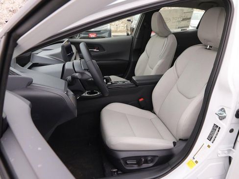 New 2026 Toyota Prius XLE image 10