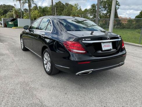 Used 2017 Mercedes-Benz E 300 4MATIC w/ Premium 1 Package image 4