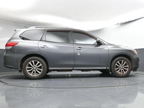 Used 2015 Nissan Pathfinder SV image 15