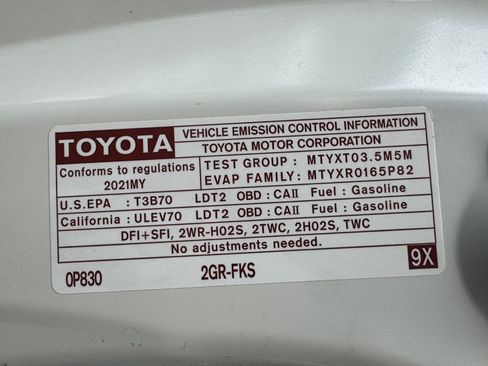 Used 2021 Toyota Highlander XLE FWD image 21