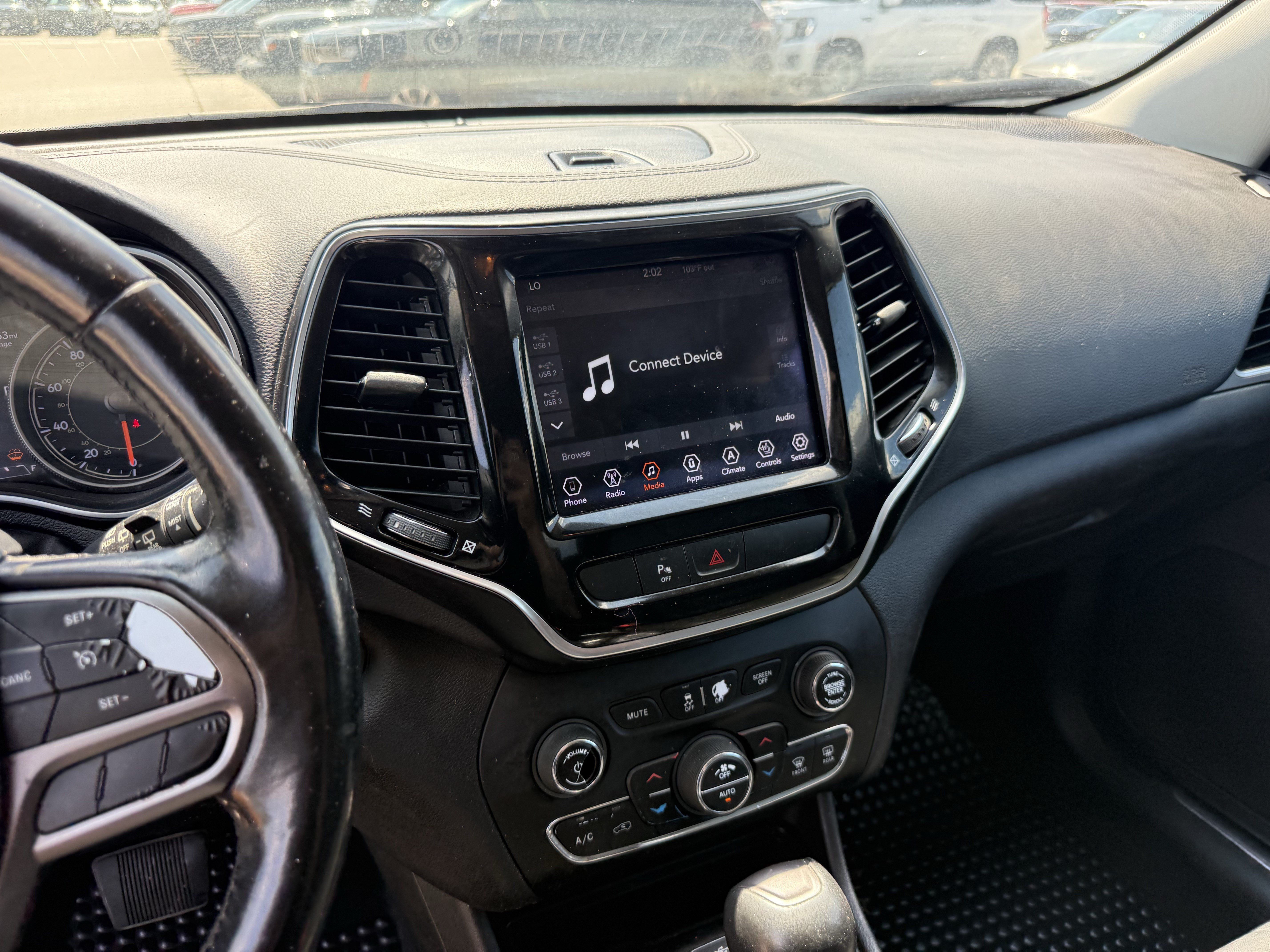 Used 2020 Jeep Cherokee Limited FWD image 19