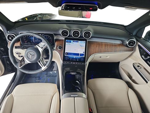 Used 2026 Mercedes-Benz GLC 300 image 10