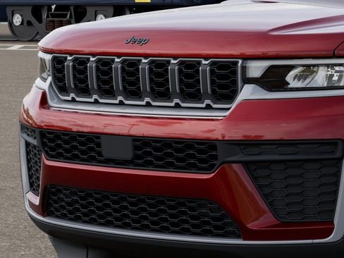 New 2026 Jeep Grand Cherokee Altitude RWD image 11