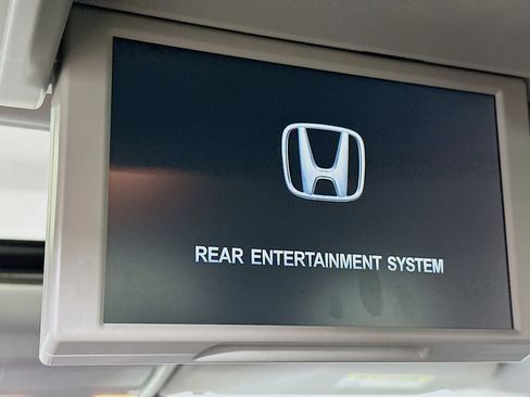 Used 2018 Honda Pilot Touring image 25