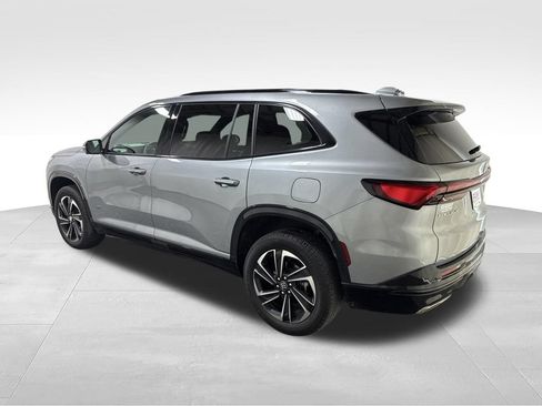 Used 2026 Buick Enclave Sport Touring FWD image 9