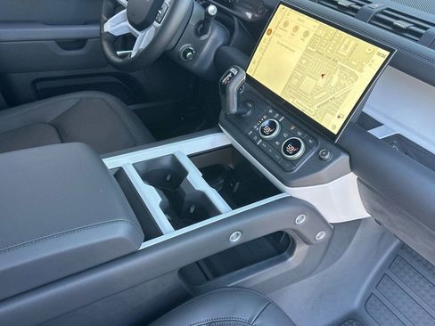 New 2026 Land Rover Defender 130 X-Dynamic SE AWD/4WD image 27