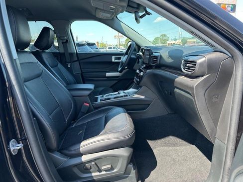 Used 2024 Ford Explorer Limited w/ Equipment Group 301A AWD/4WD image 9