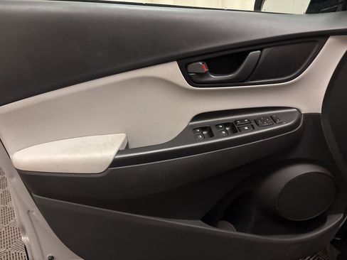 Certified 2023 Hyundai Kona SEL image 9