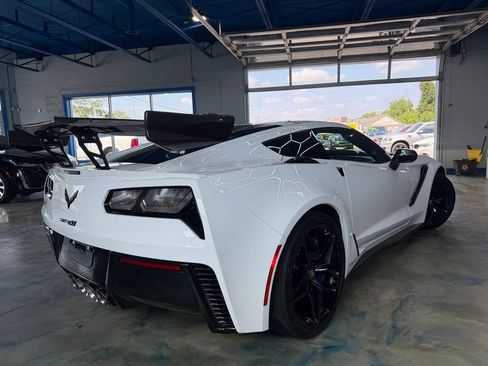 Used 2019 Chevrolet Corvette ZR1 RWD image 8