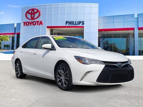 Used 2017 Toyota Camry XSE image 1