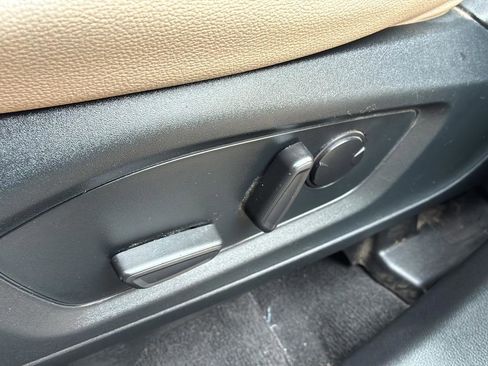 Used 2021 Ford Explorer Limited w/ Equipment Group 301A image 23