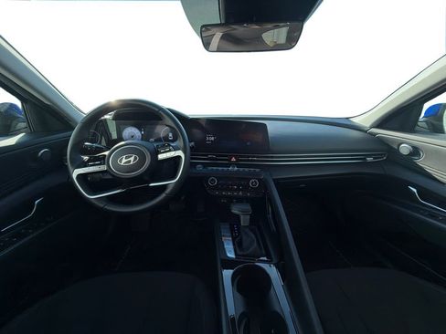 Certified 2025 Hyundai Elantra SEL image 14