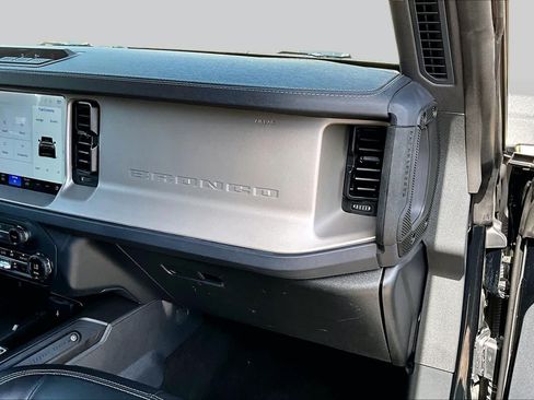 Used 2025 Ford Bronco Outer Banks AWD/4WD image 19