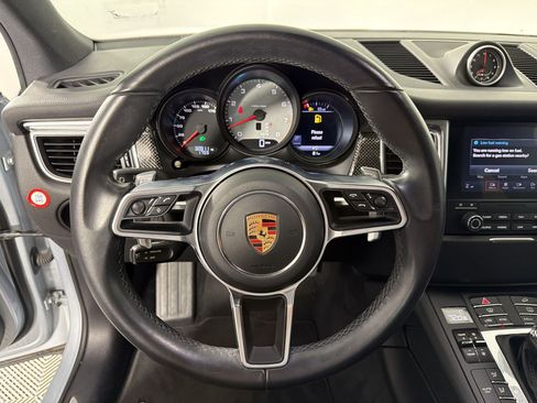 Certified 2018 Porsche Macan S AWD/4WD image 11