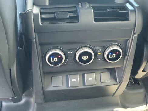 Used 2023 Land Rover Defender 110 SE AWD/4WD image 24