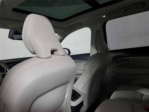Certified 2025 Volvo XC90 B6 Plus AWD/4WD image 14
