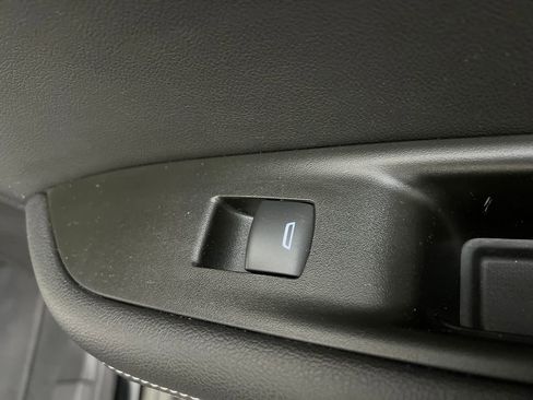 Used 2025 Chevrolet Blazer LT FWD image 20