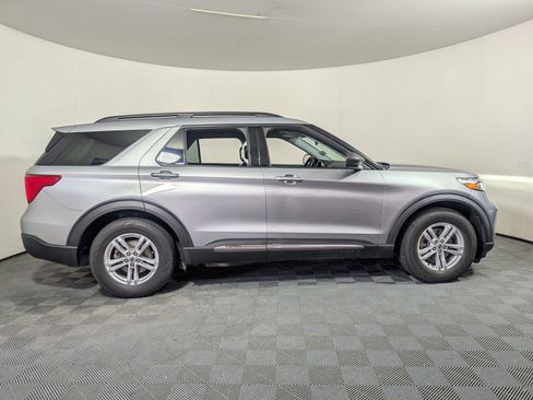 Used 2020 Ford Explorer XLT w/ Equipment Group 202A RWD image 2