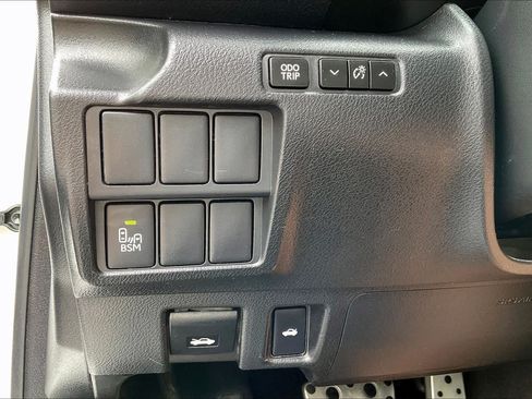 Used 2016 Lexus IS 200t w/ F Sport Package RWD image 34