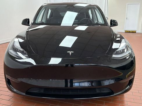Used 2023 Tesla Model Y Performance image 5