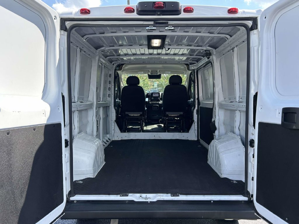 Used 2025 RAM ProMaster 2500 w/ Convenience Group FWD image 11