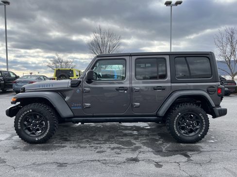 Used 2023 Jeep Wrangler Unlimited w/ Cold Weather Group image 7