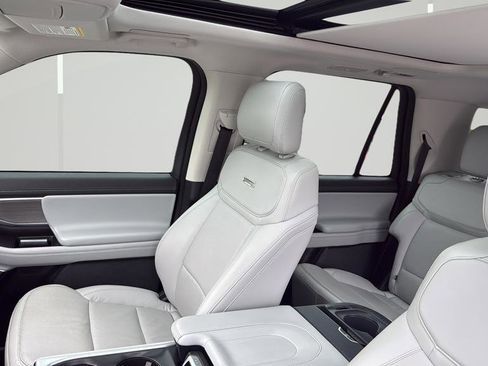 Certified 2025 Ford Expedition Max Platinum w/ Driver's Package AWD/4WD image 29