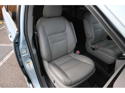 Used 2015 Toyota Sienna image 16