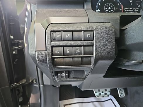 Used 2025 Toyota Tacoma TRD Sport image 28