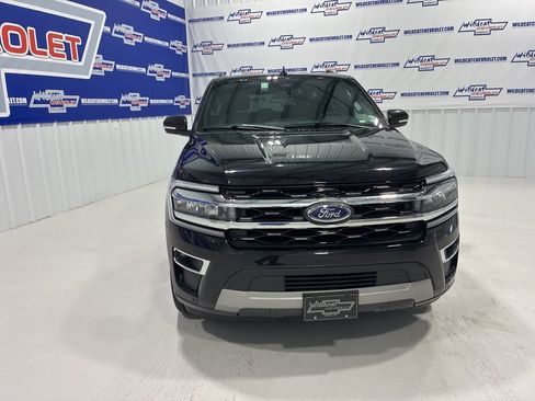 Used 2024 Ford Expedition Limited image 11