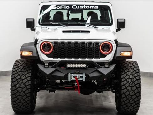 Used 2026 Jeep Gladiator Sport image 4