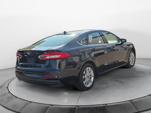 Used 2019 Ford Fusion SE FWD image 5