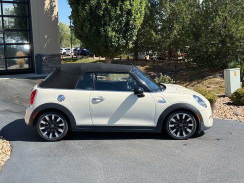 Used 2019 MINI Cooper S w/ Signature Upholstery Package FWD image 7
