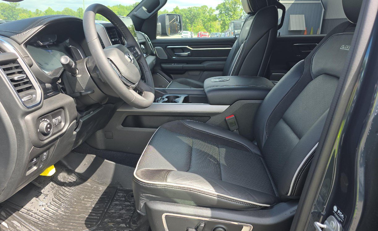 Used 2026 RAM 1500 Laramie w/ Night Edition AWD/4WD image 7