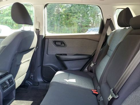 Used 2022 Nissan Rogue S AWD/4WD image 12
