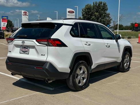 Used 2025 Toyota RAV4 XLE FWD image 3
