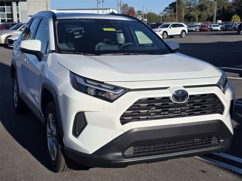 Used 2025 Toyota RAV4 XLE image 5