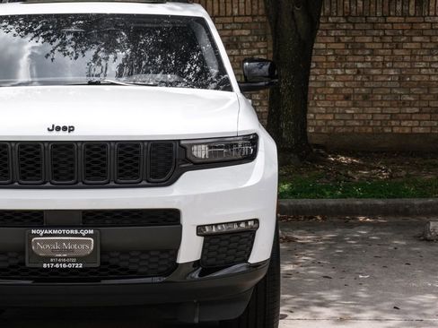 Used 2023 Jeep Grand Cherokee L Limited w/ Black Appearance Package RWD image 60