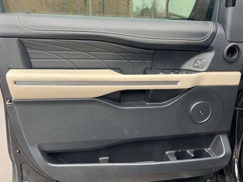 Used 2022 Ford Expedition Platinum image 20