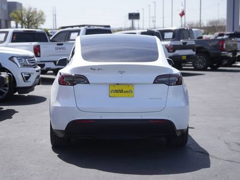 Used 2022 Tesla Model Y Long Range image 7