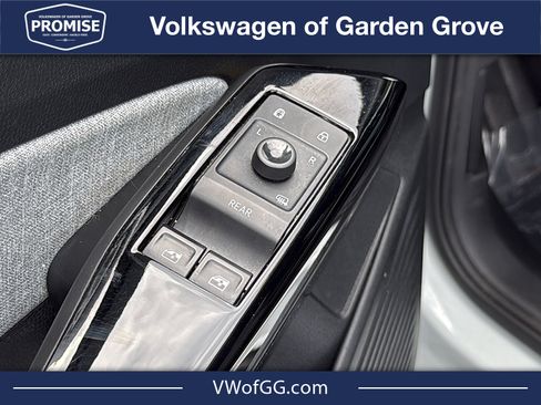 Used 2023 Volkswagen ID.4 Pro RWD image 12