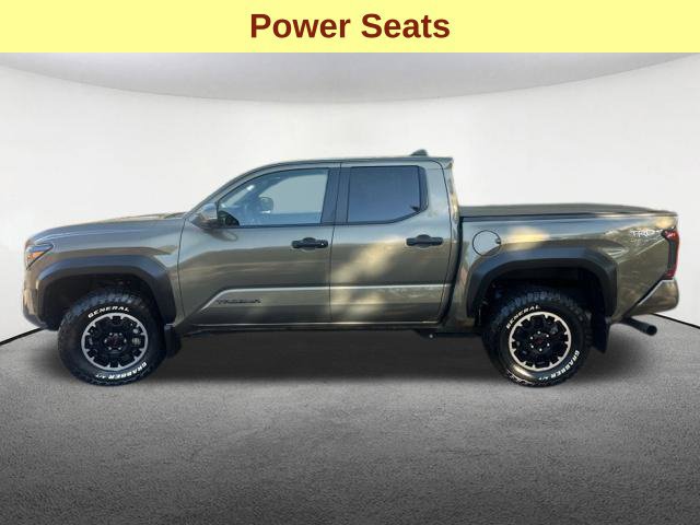 Used 2025 Toyota Tacoma TRD Off-Road w/ TRD Off Road Premium Package AWD/4WD image 6