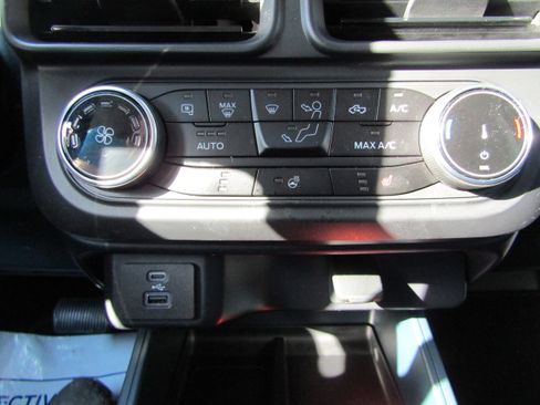 Certified 2024 Ford Maverick XLT w/ XLT Luxury Package image 29