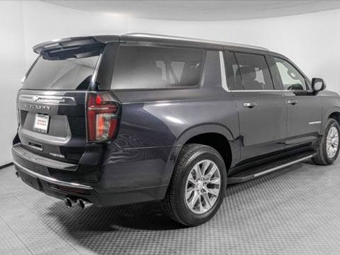 Used 2023 Chevrolet Suburban Premier image 8